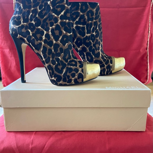 Women’s Cloth Heels w/purse 6” (NWOT) - Picture 3 of 9